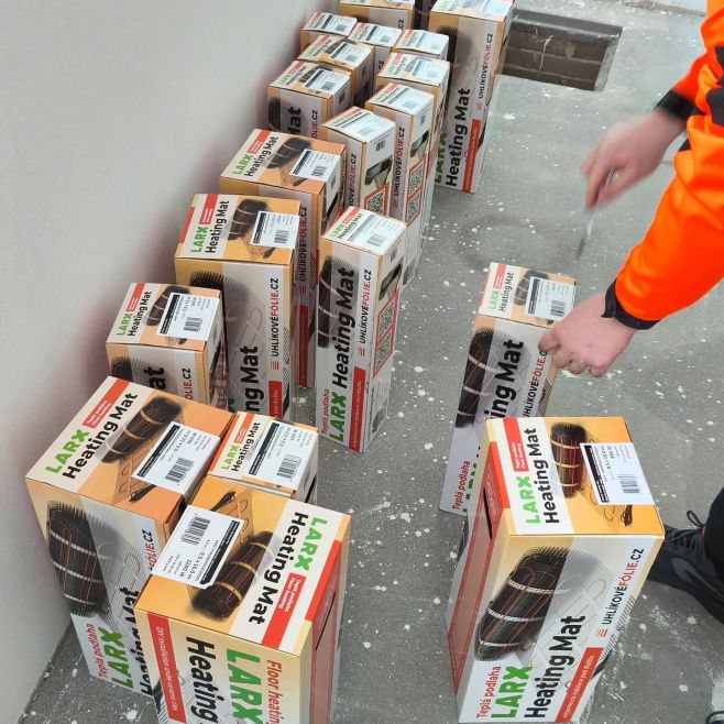 Teplo pod nohama během pár dní! 🔥 Na larx.cz najdete topné rohože různých velikostí – ideální pro koupelny, kuchyně i celý...